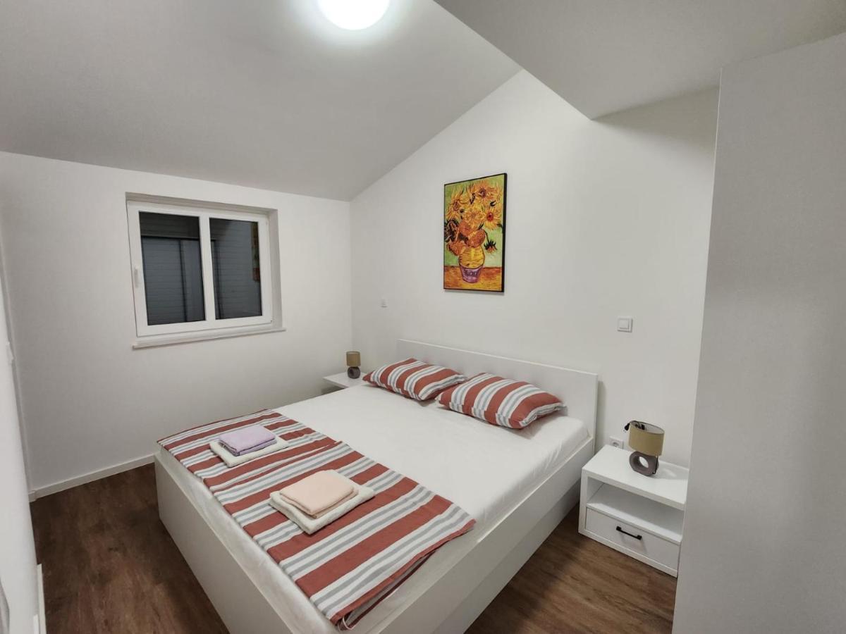 Apartmani M&L I M&J Malinska Bagian luar foto